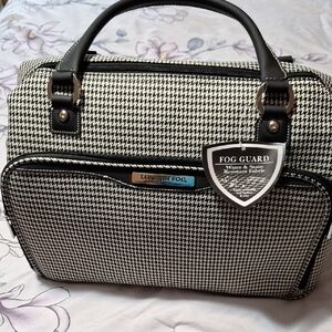 London Fog Houndstooth Handbag in Black and White